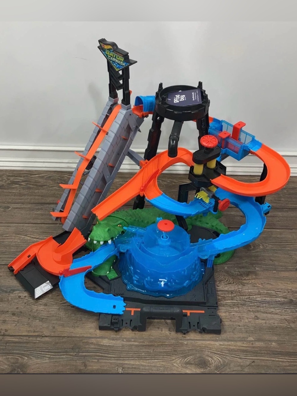 Hot wheels Ultimate Gator Car Wash Playset - Orange/Blue